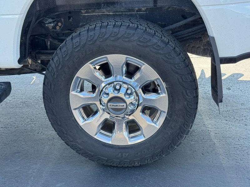 Ford Super Duty F-350 SRW Vehicle Image 07