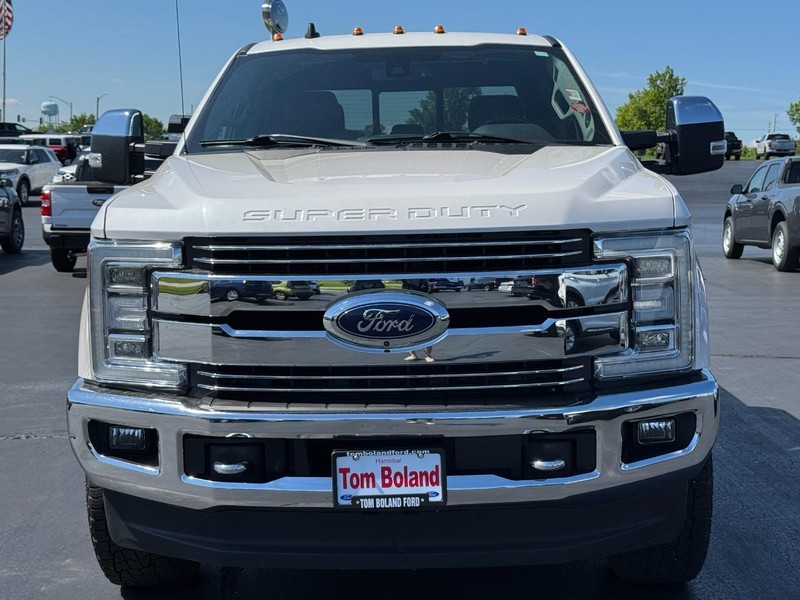 Ford Super Duty F-350 SRW Vehicle Image 09