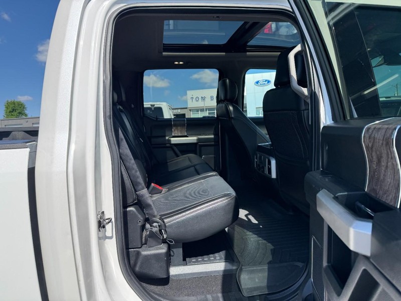 Ford Super Duty F-350 SRW Vehicle Image 10