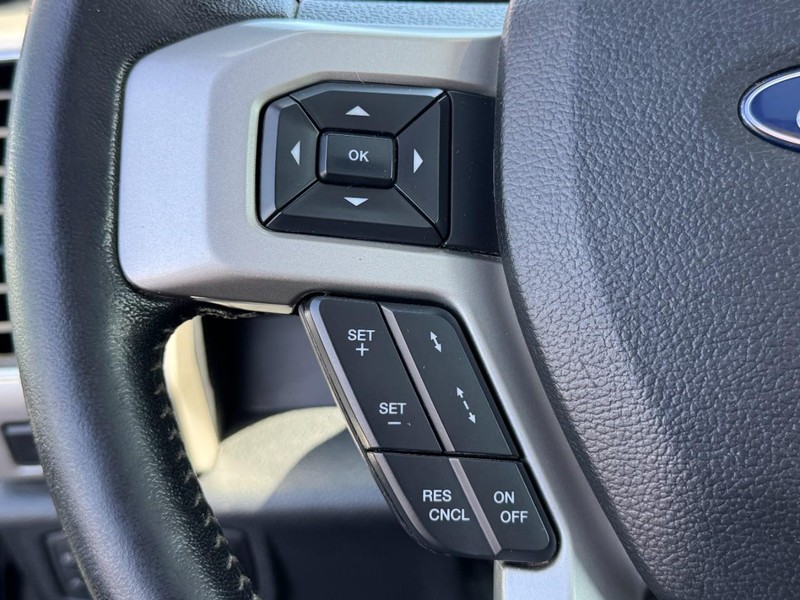 Ford Super Duty F-350 SRW Vehicle Image 17