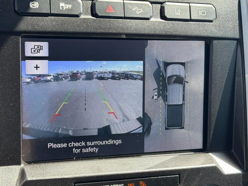 Ford Super Duty F-350 SRW Vehicle Image 22