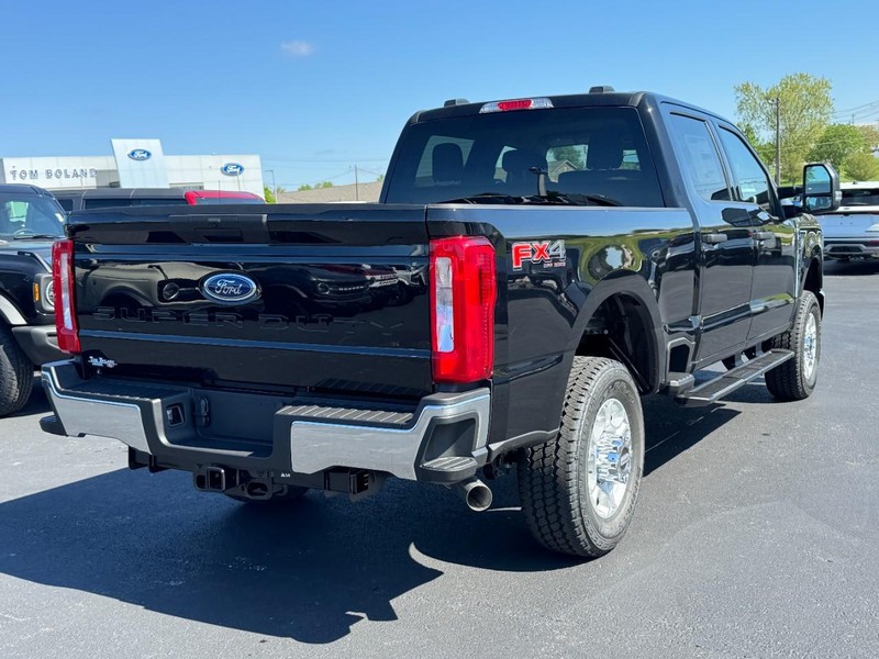 Ford Super Duty F-250 SRW Vehicle Image 03