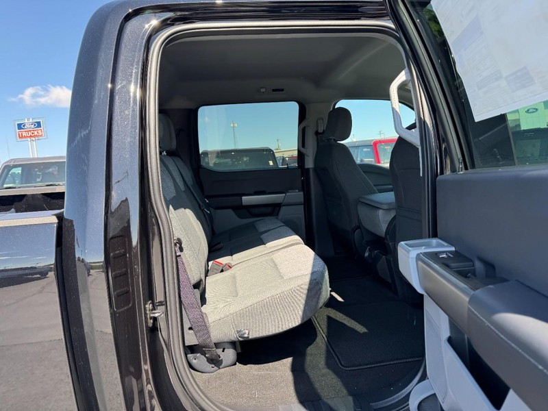 Ford Super Duty F-250 SRW Vehicle Image 05