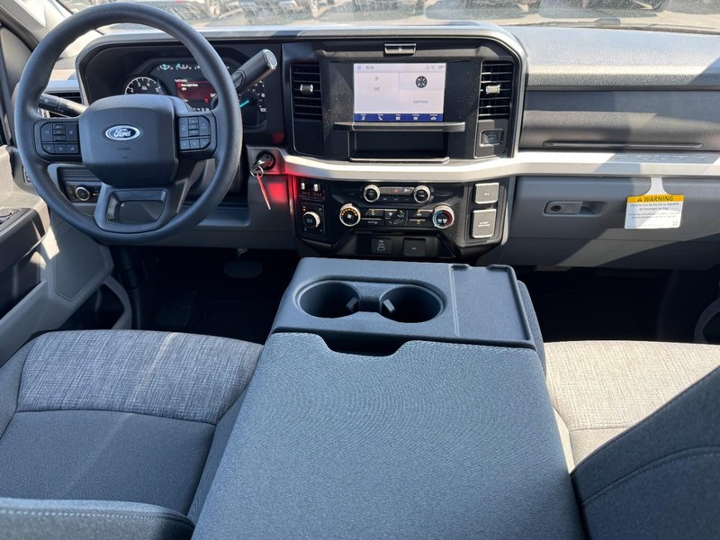 Ford Super Duty F-250 SRW Vehicle Image 06