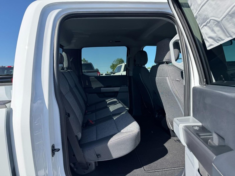 Ford Super Duty F-350 SRW Vehicle Image 05