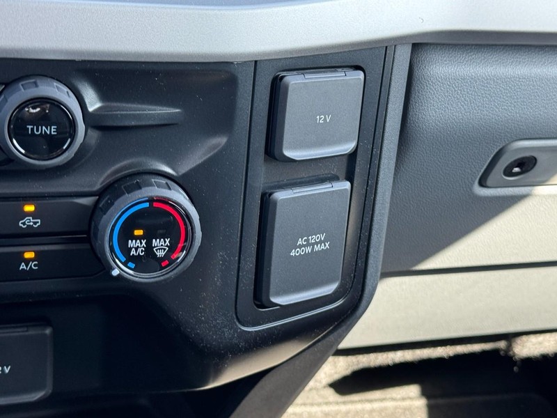 Ford Super Duty F-350 SRW Vehicle Image 13
