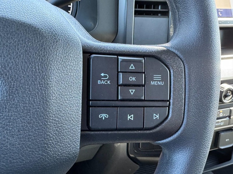 Ford Super Duty F-350 DRW Vehicle Image 11