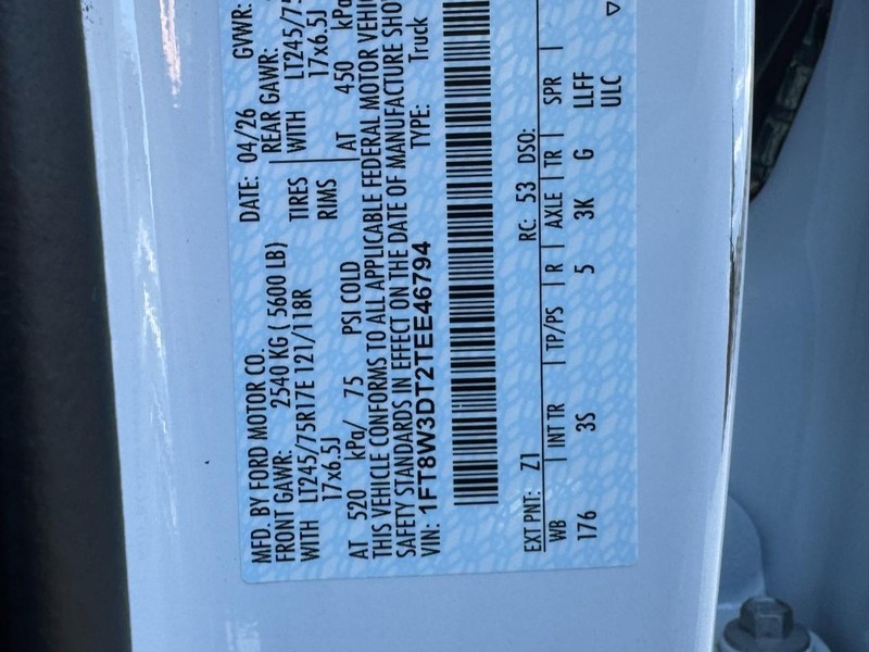 Ford Super Duty F-350 DRW Vehicle Image 16