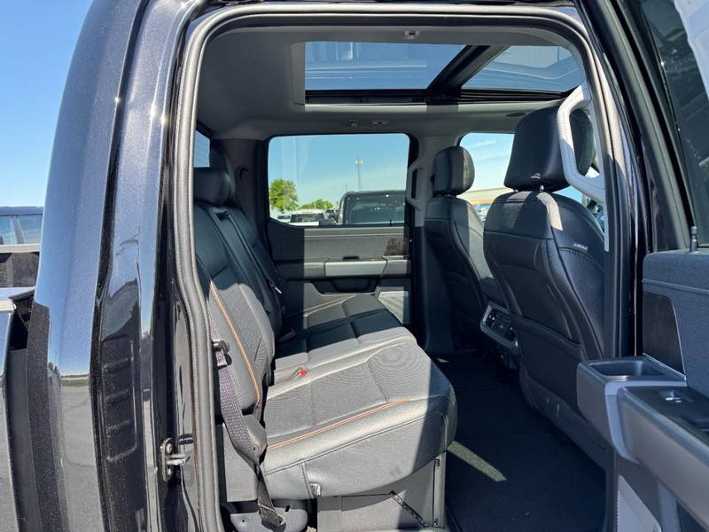 Ford Super Duty F-350 DRW Vehicle Image 05