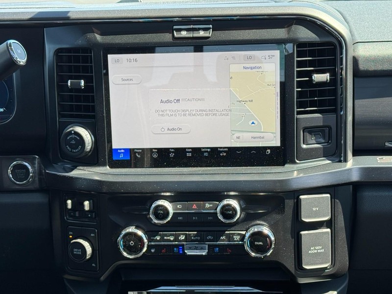 Ford Super Duty F-350 DRW Vehicle Image 08