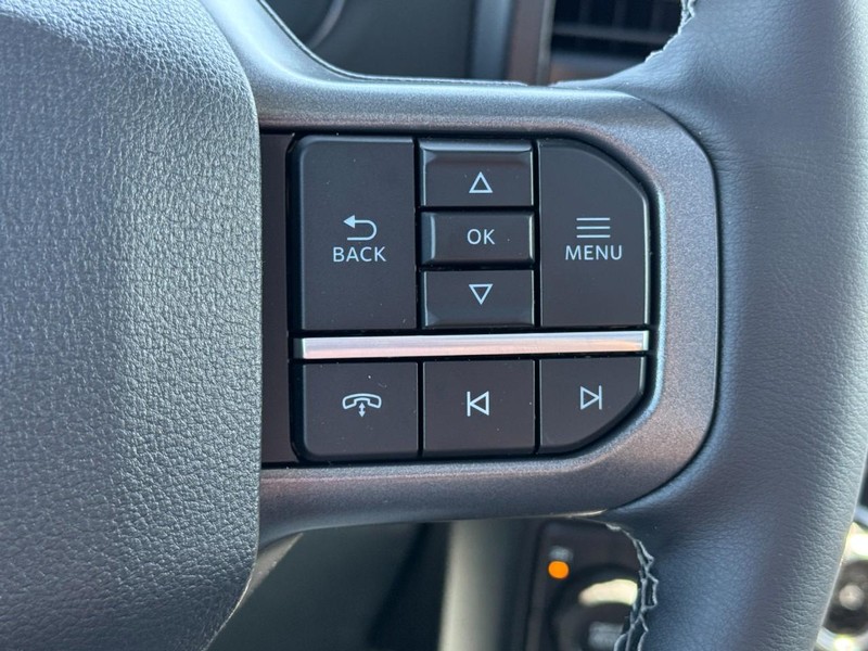 Ford Super Duty F-350 DRW Vehicle Image 12