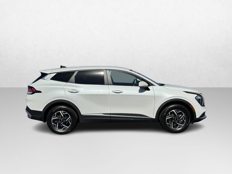 Kia Sportage Vehicle Image 02