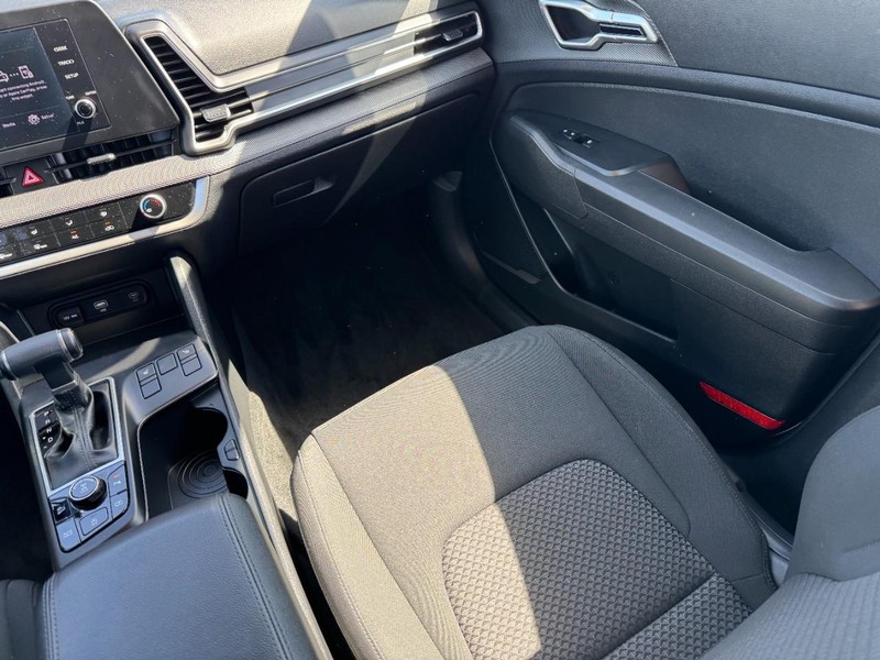 Kia Sportage Vehicle Image 15