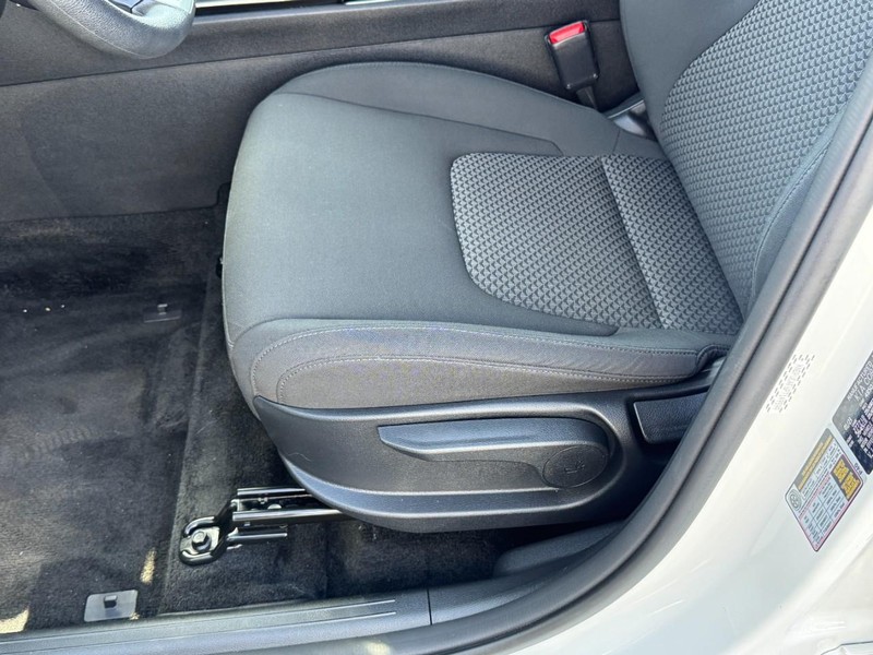Kia Sportage Vehicle Image 23