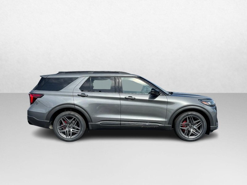 Ford Explorer Vehicle Image 02