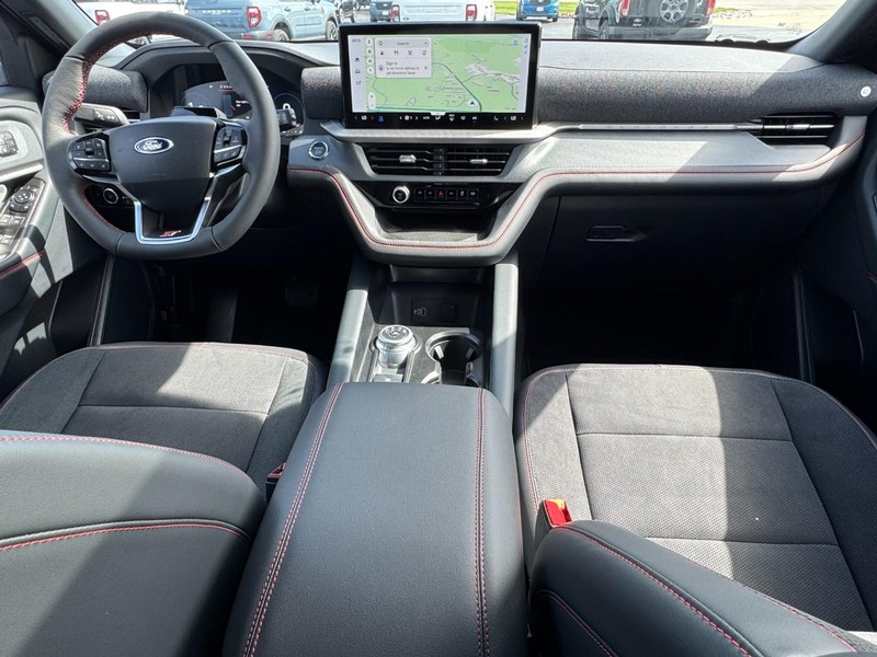 Ford Explorer Vehicle Image 07