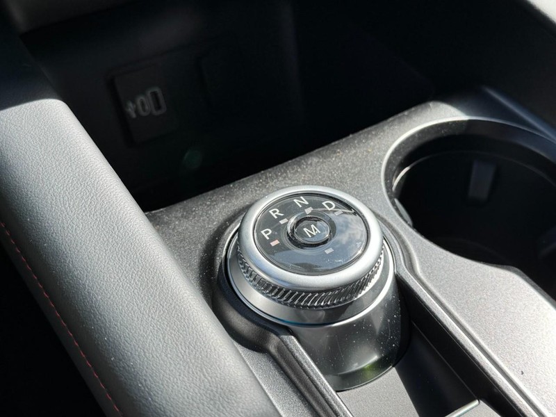 Ford Explorer Vehicle Image 14