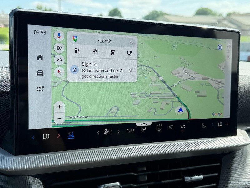 Ford Explorer Vehicle Image 15