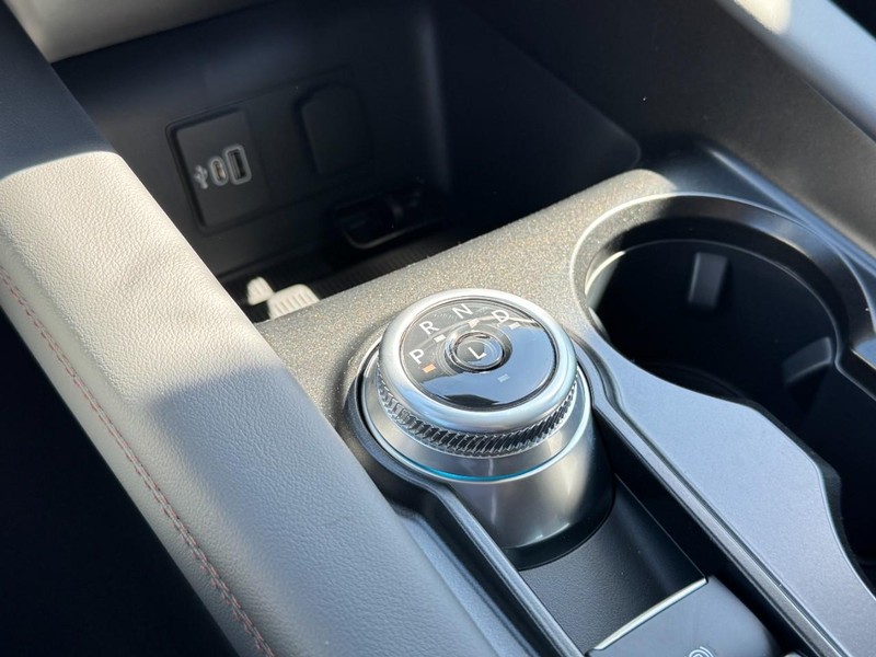 Ford Explorer Vehicle Image 13