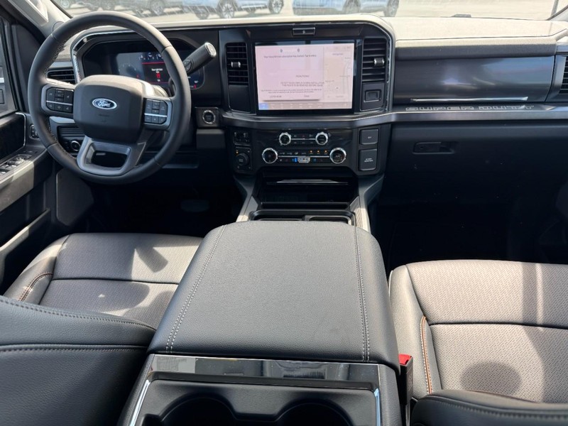 Ford Super Duty F-250 SRW Vehicle Image 06
