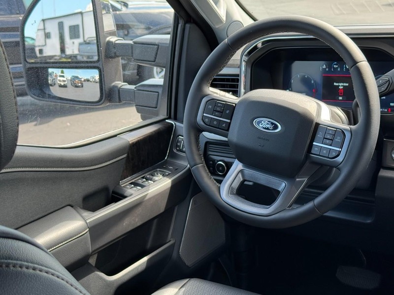 Ford Super Duty F-250 SRW Vehicle Image 07