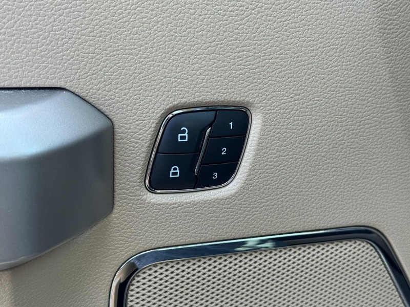Ford F-150 Vehicle Image 17