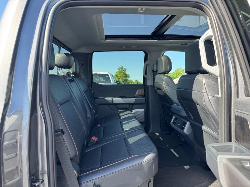 Ford Super Duty F-350 SRW Vehicle Image 05