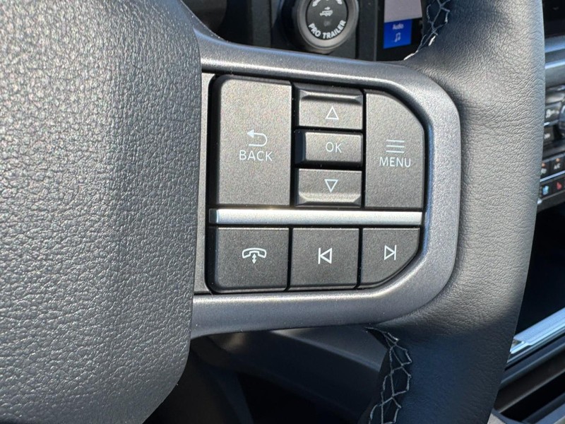 Ford Super Duty F-350 SRW Vehicle Image 08