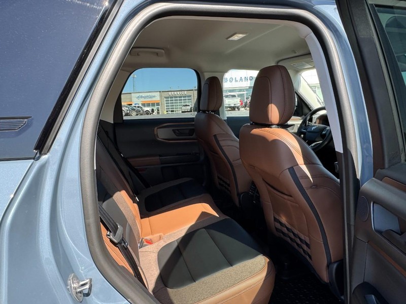 Ford Bronco Sport Vehicle Full-screen Gallery Image 10