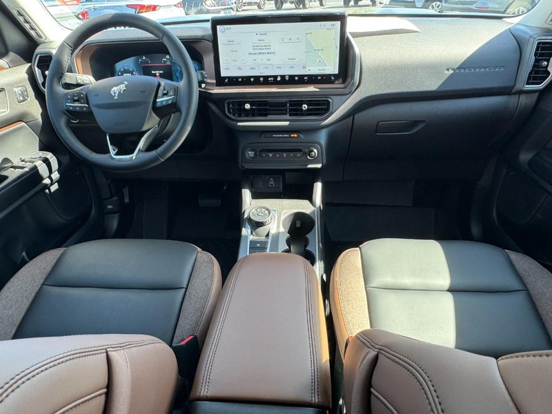 Ford Bronco Sport Vehicle Full-screen Gallery Image 11