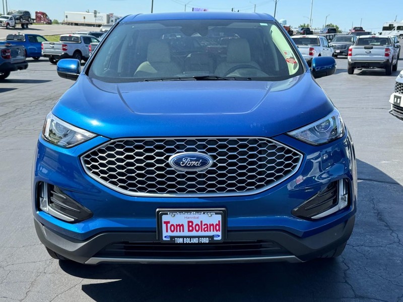Ford Edge Vehicle Image 09