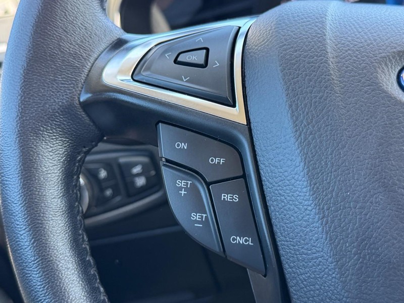 Ford Edge Vehicle Image 16