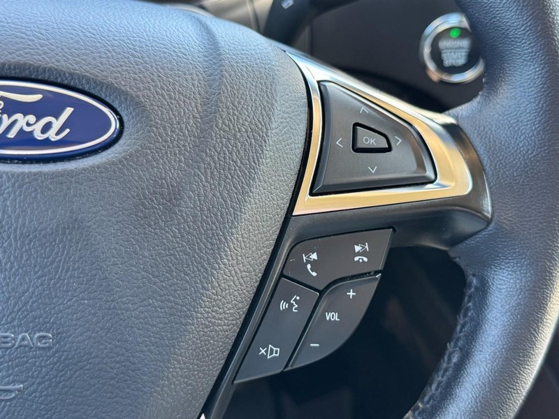 Ford Edge Vehicle Image 17