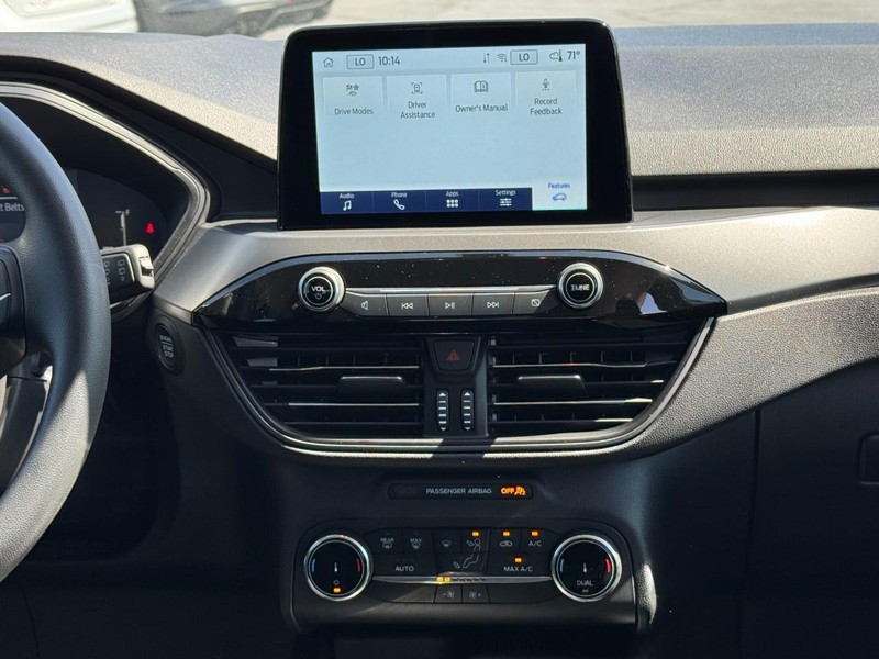 Ford Escape Vehicle Full-screen Gallery Image 13
