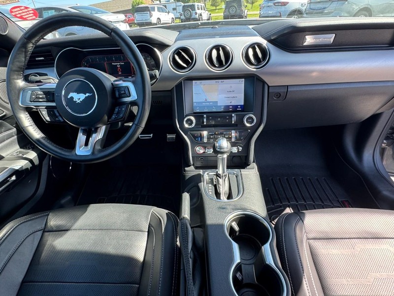 Ford Mustang Vehicle Image 13
