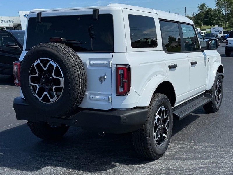 Ford Bronco Vehicle Image 03