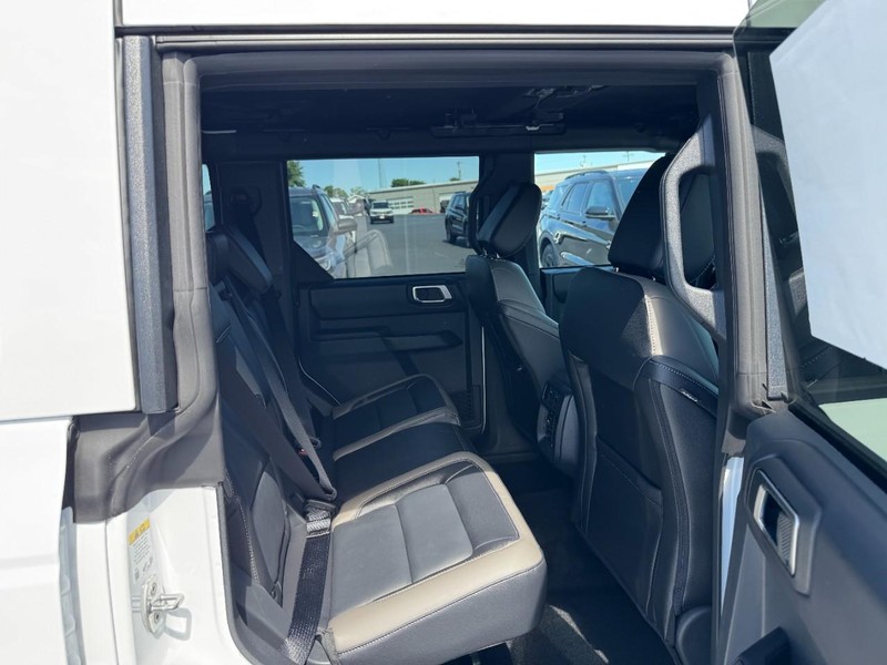 Ford Bronco Vehicle Image 05