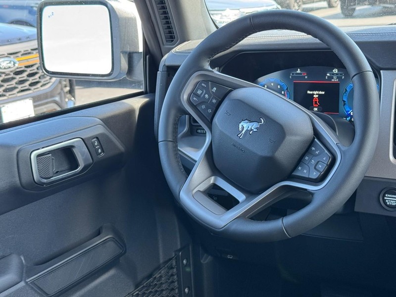 Ford Bronco Vehicle Image 07