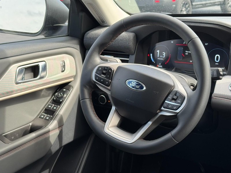Ford Explorer Vehicle Image 08