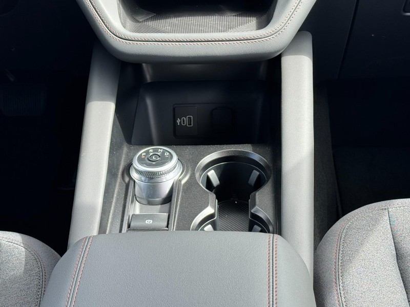Ford Explorer Vehicle Image 10