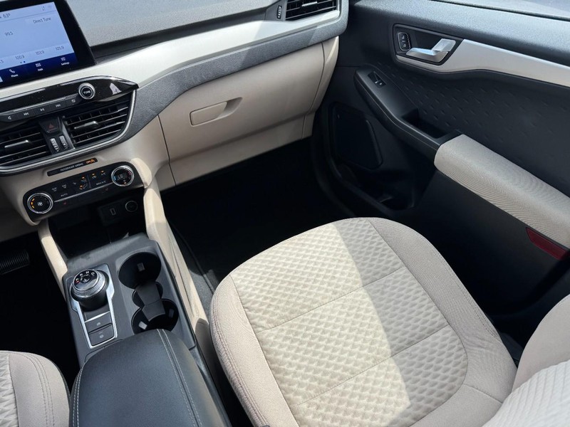 Ford Escape Vehicle Image 15