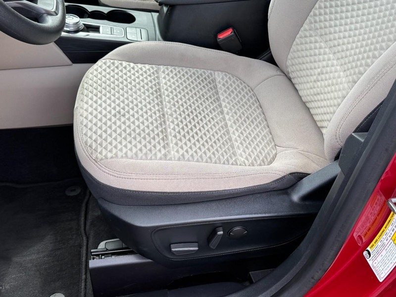 Ford Escape Vehicle Image 23
