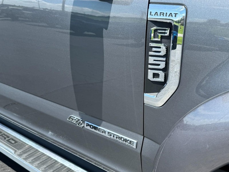 Ford Super Duty F-350 SRW Vehicle Image 11