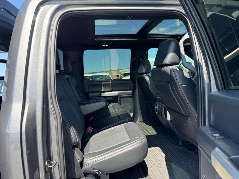 Ford Super Duty F-350 SRW Vehicle Image 12