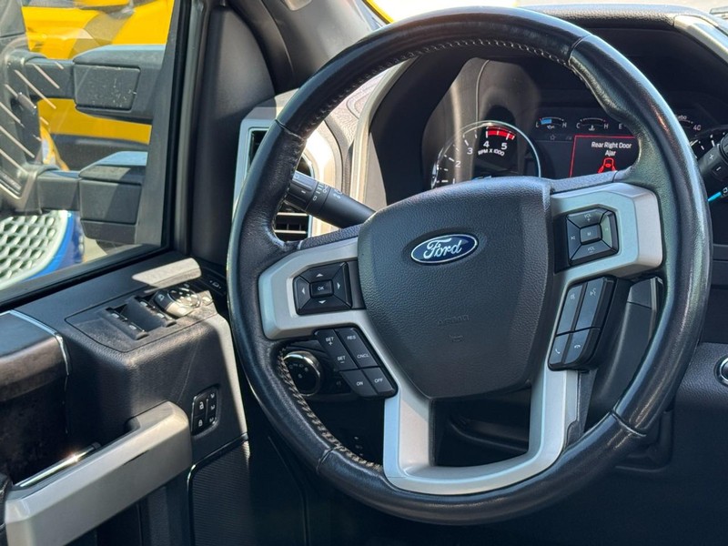 Ford Super Duty F-350 SRW Vehicle Image 16