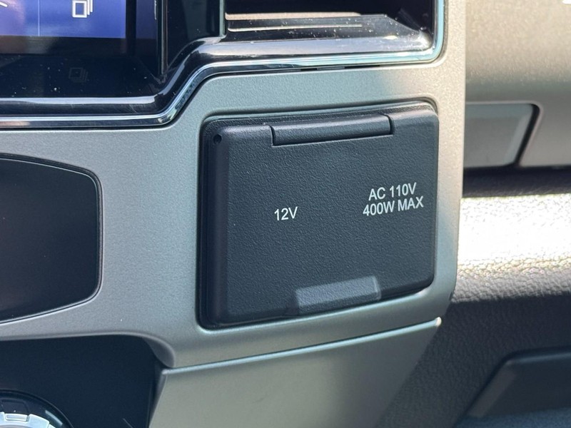 Ford Super Duty F-350 SRW Vehicle Image 25