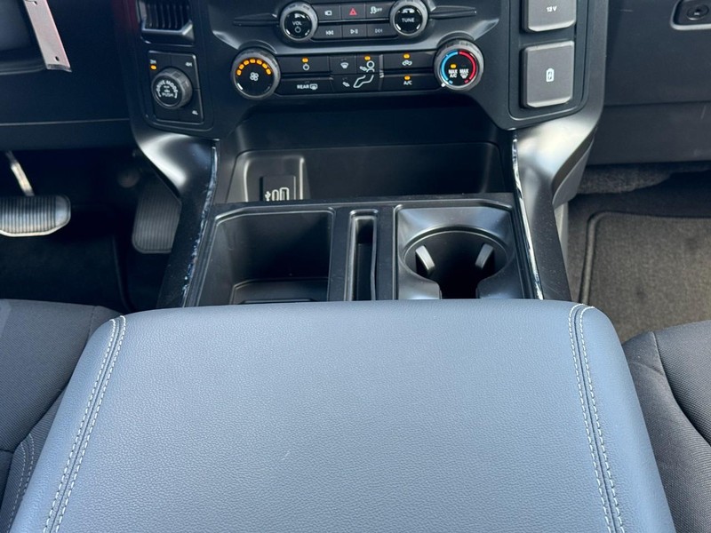 Ford F-150 Vehicle Image 09