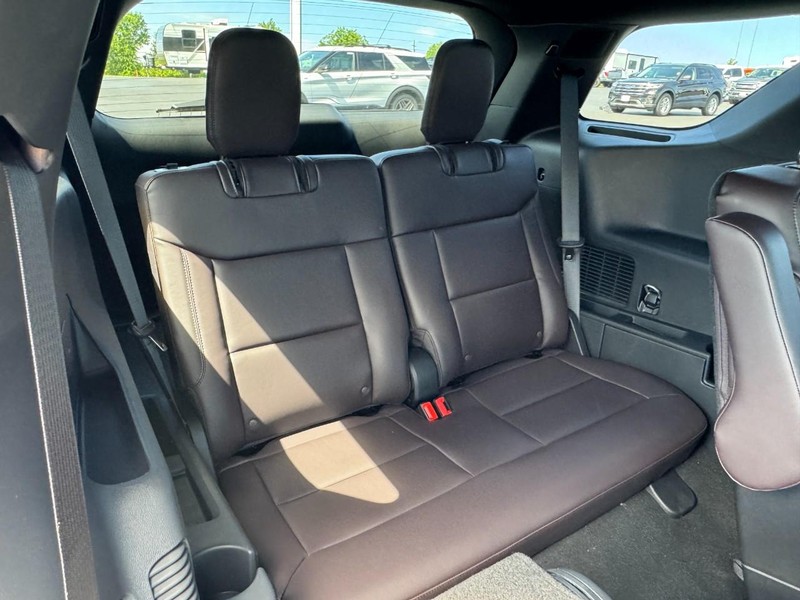 Ford Explorer Vehicle Image 06
