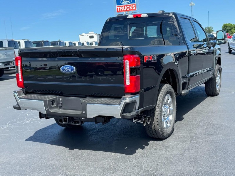 Ford Super Duty F-250 SRW Vehicle Image 03