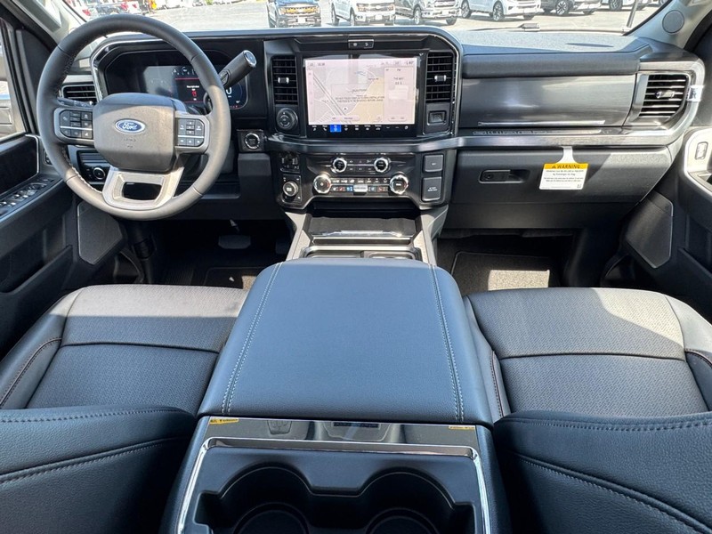 Ford Super Duty F-250 SRW Vehicle Image 06